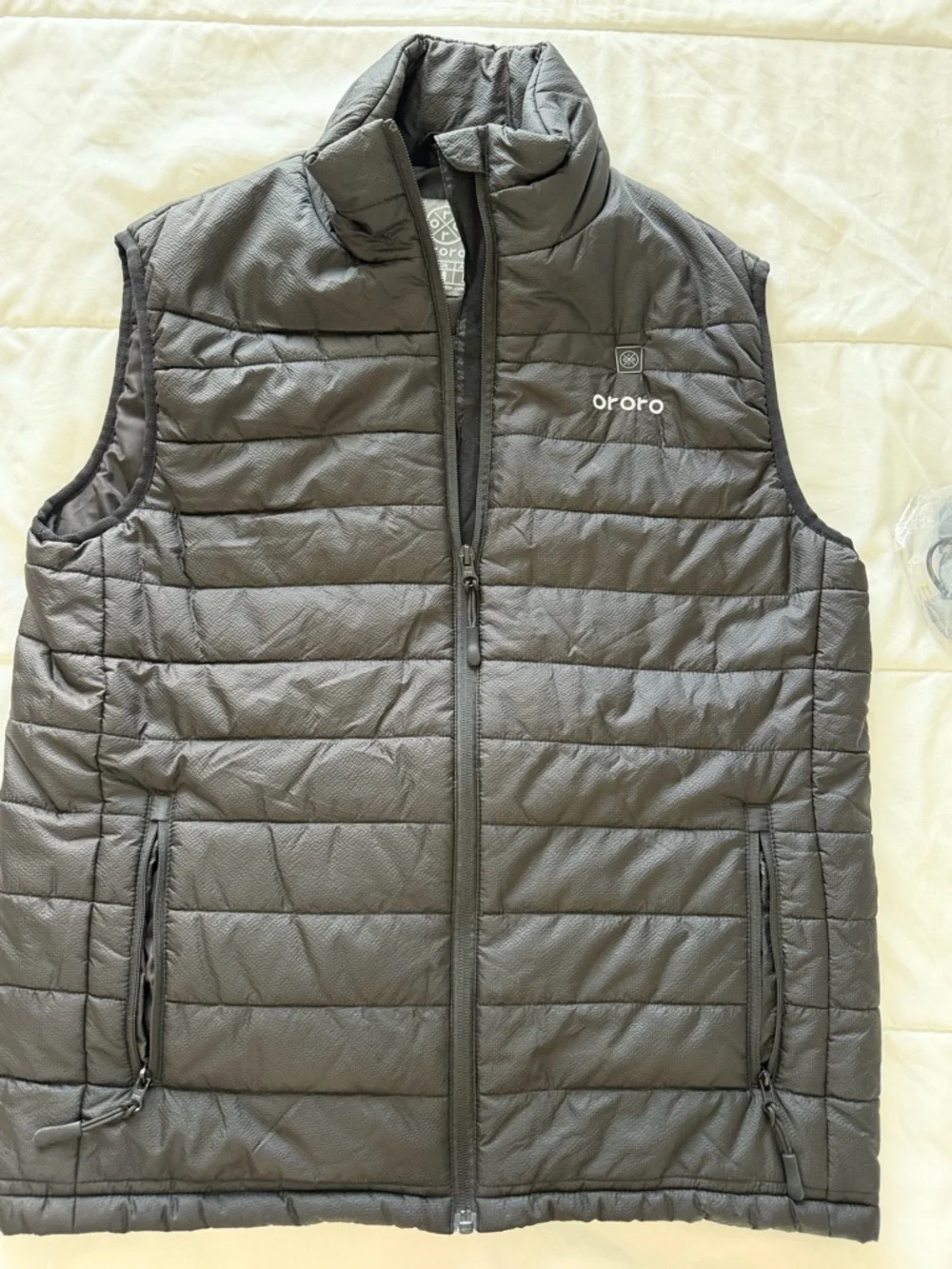ORORO Men's Classic Lightweight Heated Vest with battery pack and charger. - Picture 1 of 4